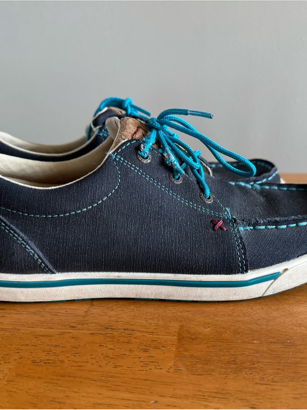 Twisted X Women’s Sz 8.5 Charcoal & Turquoise Kicks Shoes